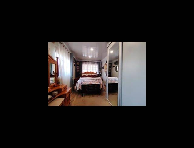 3 BEDROOM HOUSE FOR SALE IN LAKEFIELD